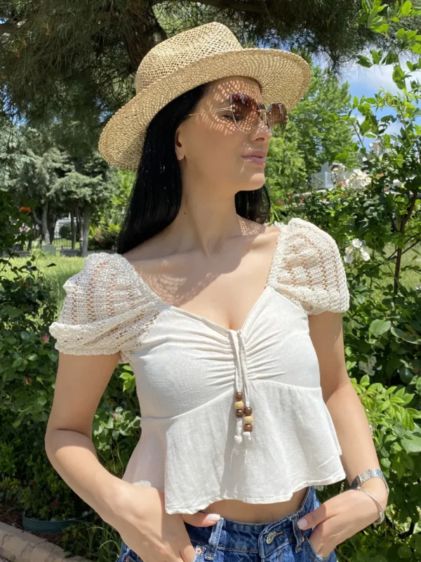 Ön Bağcıklı Omuz Detaylı Keten Bluz