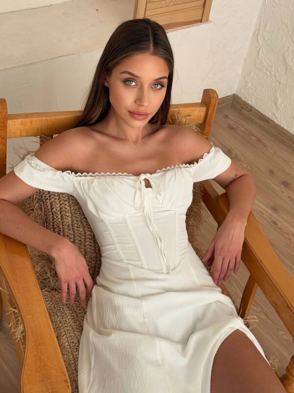 Mermaid Tarzı Yaka Bağcıklı Dantel Detaylı Midi Corset Elbise